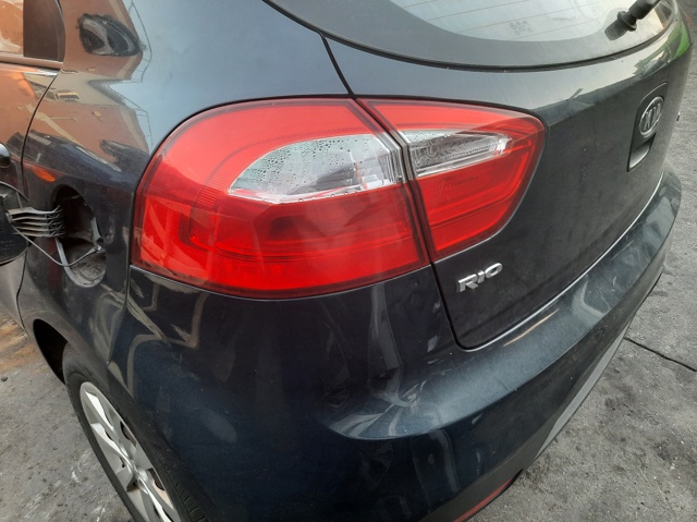 Lampa zespolona tylna lewa zewnętrzna 924011W2 HYUNDAI