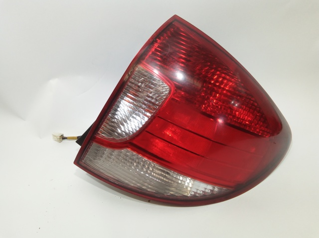 Lampa zespolona tylna prawa 92402FD070 HYUNDAI