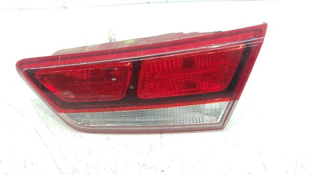 Lampa zespolona tylna prawa wewnętrzna 92404D4050 HYUNDAI