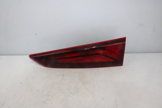 Lampa zespolona tylna prawa wewnętrzna 92404J90 HYUNDAI