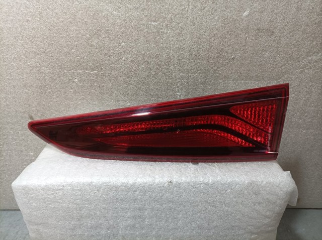 Lampa zespolona tylna prawa wewnętrzna 92404J90 HYUNDAI