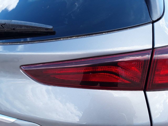 Lampa zespolona tylna prawa wewnętrzna 92404J90 HYUNDAI
