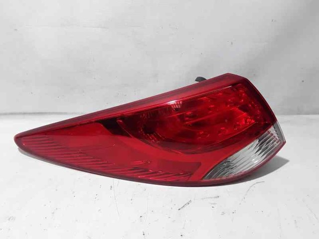 Lampa zespolona tylna lewa zewnętrzna 924102Y000 HYUNDAI