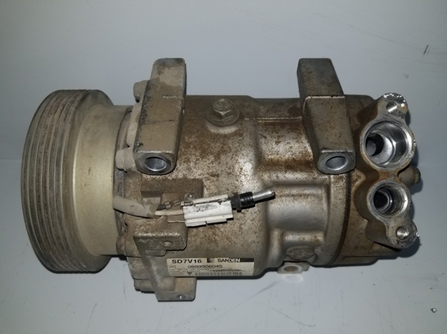 926000097R Renault (RVI)