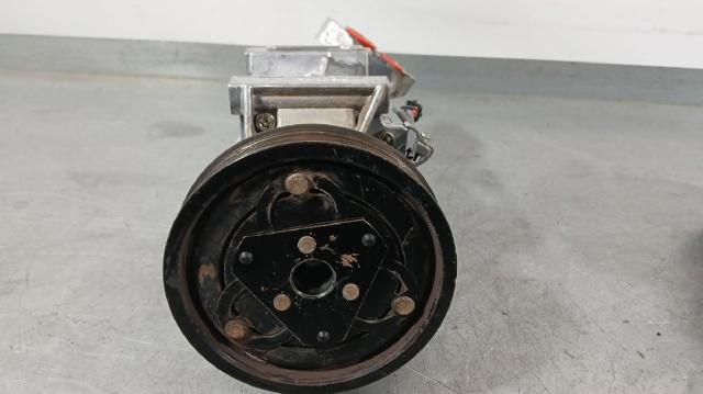 Sprężarka klimatyzacji 926000105R RENAULT