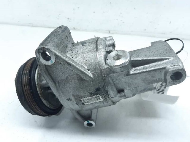 Sprężarka klimatyzacji 926000287R RENAULT