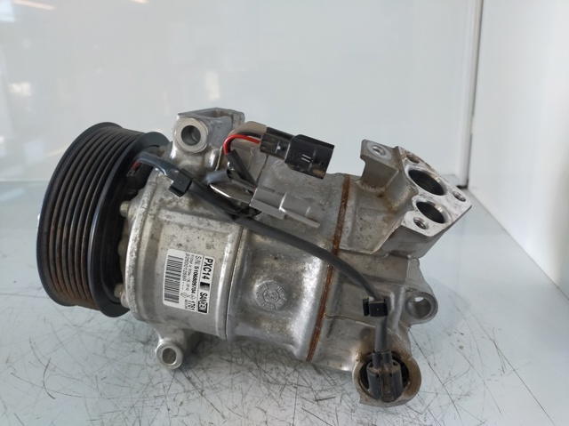 Sprężarka klimatyzacji 926001268R RENAULT