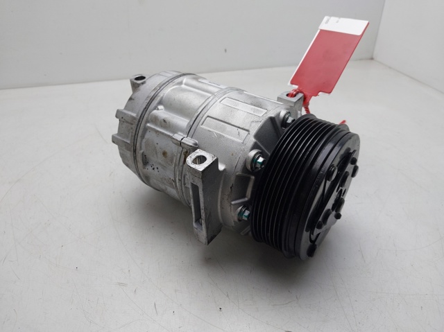 Sprężarka klimatyzacji 926001DE0B NISSAN