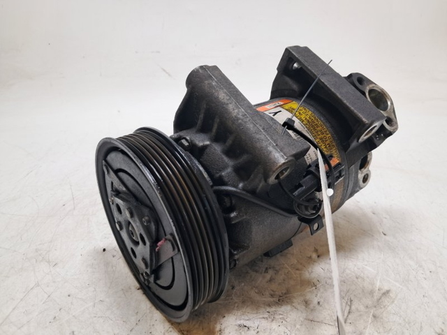 Sprężarka klimatyzacji 926001F710 NISSAN