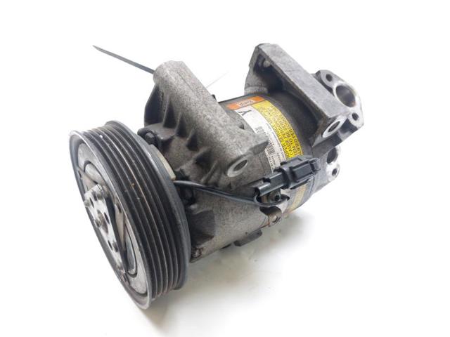 Sprężarka klimatyzacji 926001F710 NISSAN