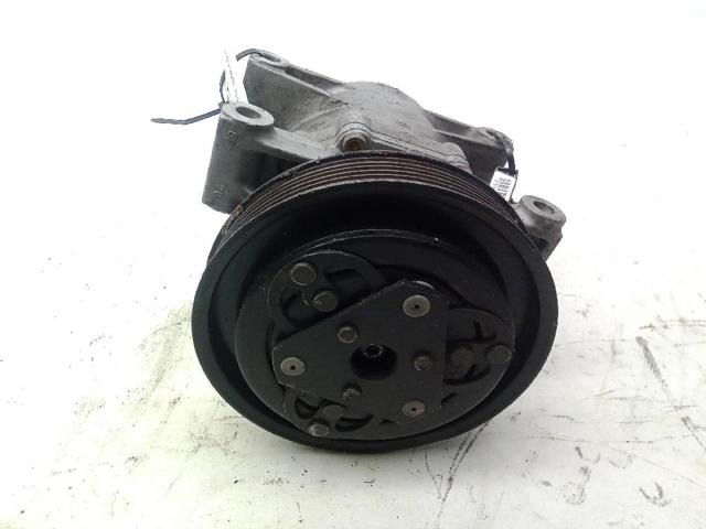 Sprężarka klimatyzacji 926002J203 NISSAN