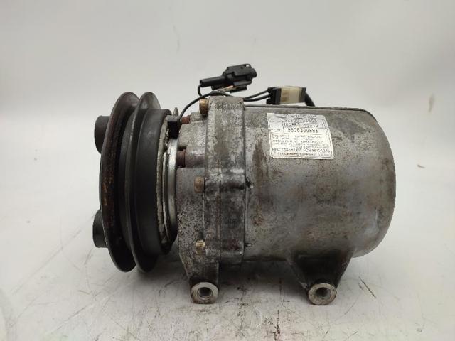 Sprężarka klimatyzacji 926002J603 NISSAN