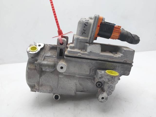 Sprężarka klimatyzacji 926004760R RENAULT
