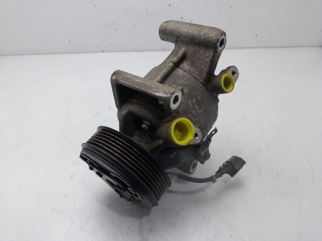 Sprężarka klimatyzacji 926005154R RENAULT
