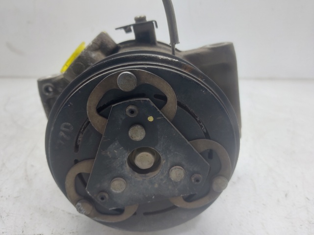 Sprężarka klimatyzacji 926005154R RENAULT