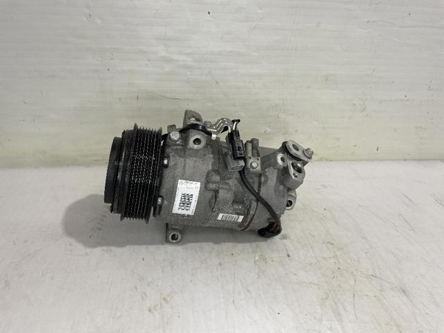 Sprężarka klimatyzacji 926005211R RENAULT