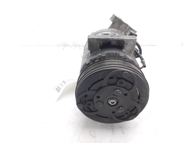 Sprężarka klimatyzacji 926006775R RENAULT