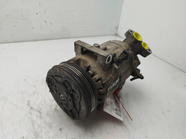 Sprężarka klimatyzacji 926006775R RENAULT