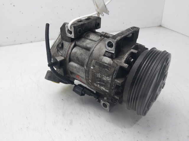 Sprężarka klimatyzacji 926006775R RENAULT