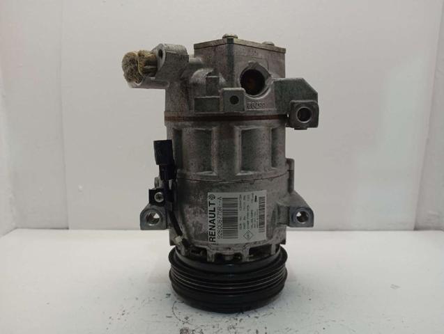 Sprężarka klimatyzacji 926006775R RENAULT
