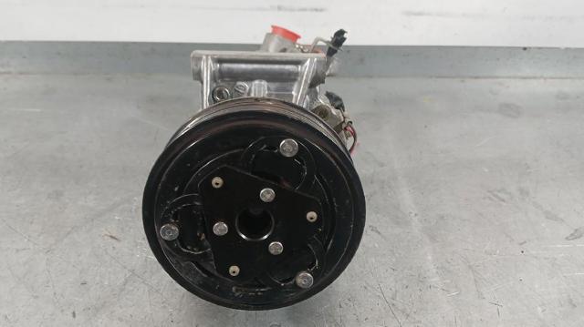 Sprężarka klimatyzacji 926008367R RENAULT