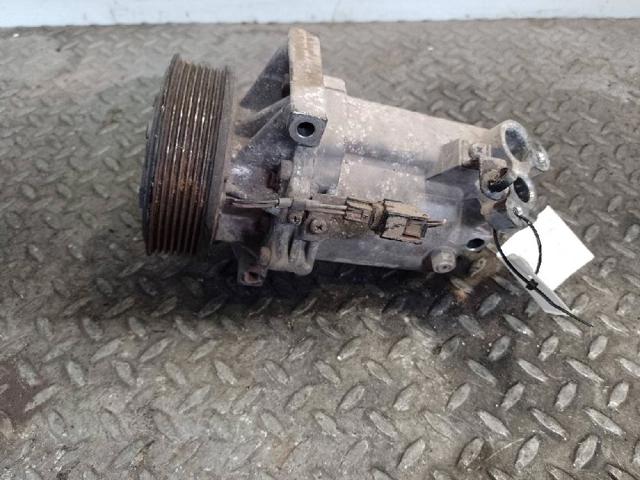 Sprężarka klimatyzacji 926008367R RENAULT