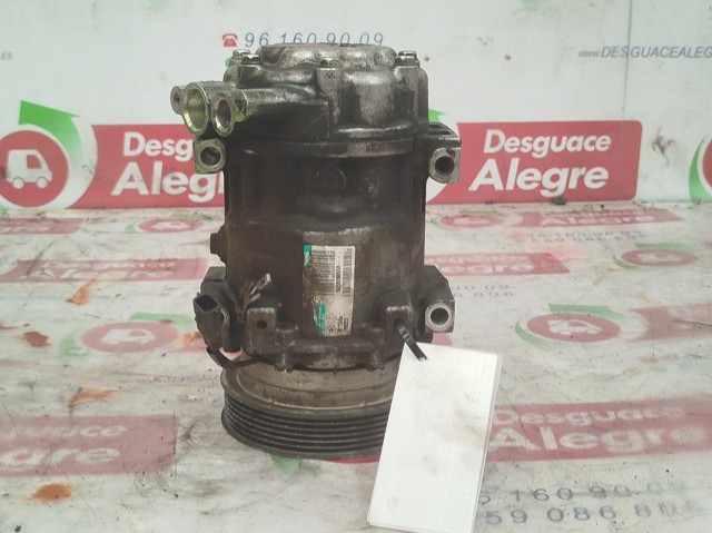 Sprężarka klimatyzacji 926009865R NISSAN