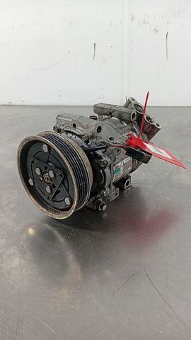 Sprężarka klimatyzacji 926009865R NISSAN