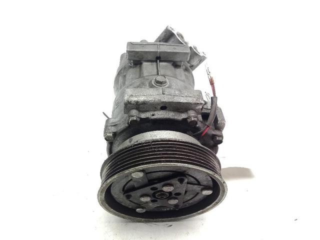 Sprężarka klimatyzacji 926009865R NISSAN