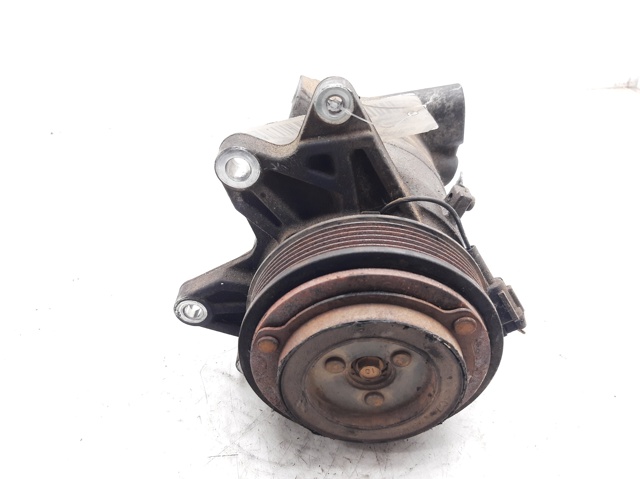 Sprężarka klimatyzacji 92600CA01A NISSAN