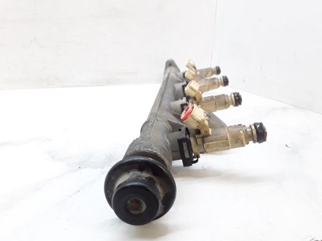 Wtryskiwacz paliwa 9260930013 HYUNDAI