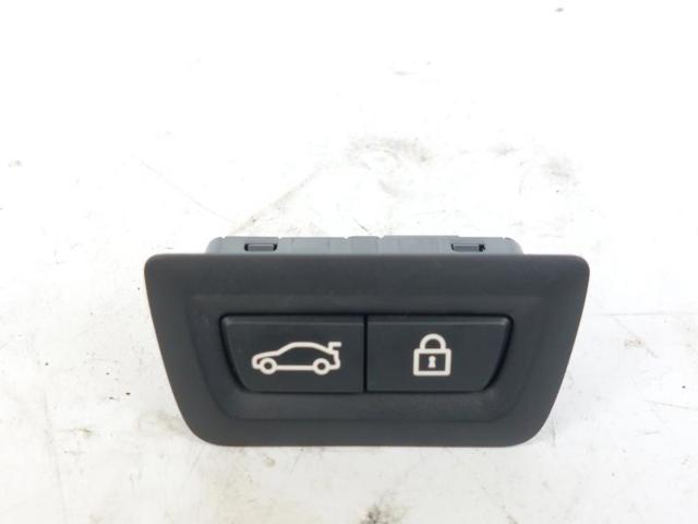 Przycisk klapy bagażnika (3/5 drzwi) w kabinie 9275121 BMW
