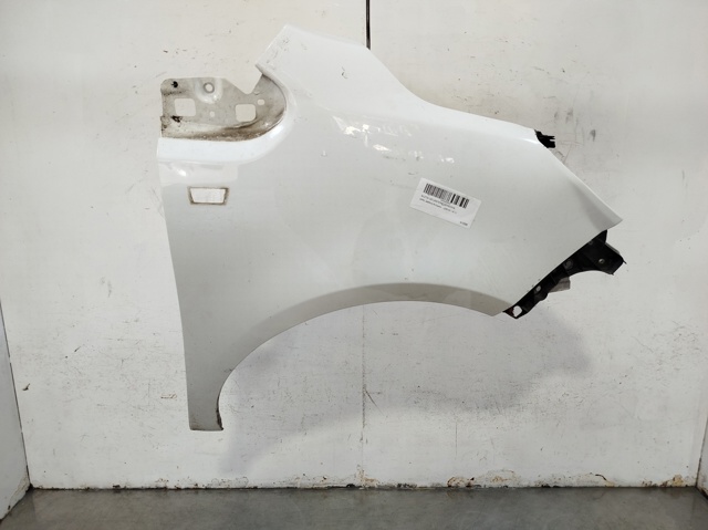 Błotnik przedni prawy 93167924 OPEL