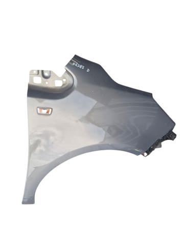 Błotnik przedni prawy 93167924 OPEL