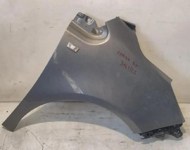 Błotnik przedni prawy 93167924 OPEL