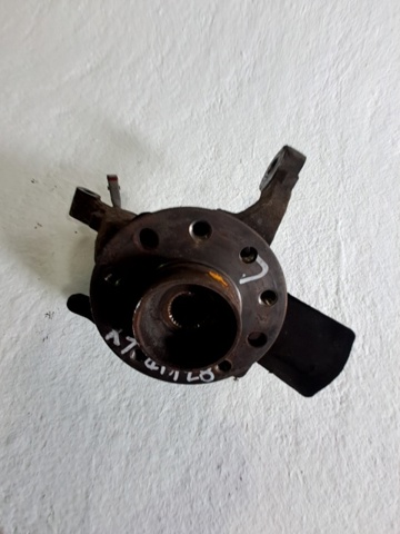 Piasta przednia 93178652 OPEL