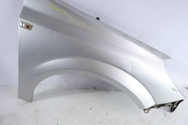 Błotnik przedni prawy 93178667 OPEL