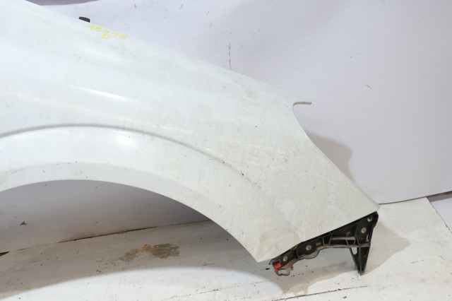 Błotnik przedni prawy 93178667 OPEL