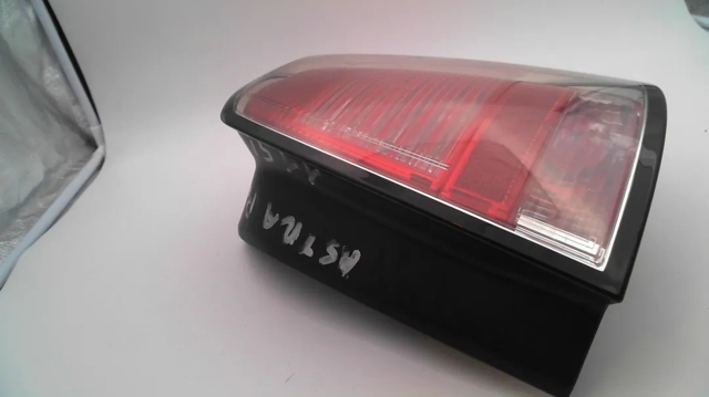 Lampa zespolona tylna lewa 93182992 OPEL