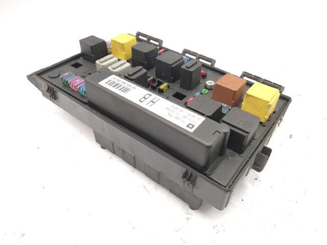 Skrzynka bezpieczników Opel Zafira A05