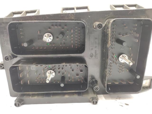 Skrzynka bezpieczników Opel Zafira A05