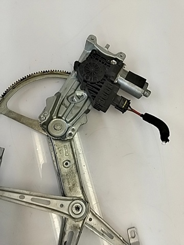 Mechanizm podnoszenia szyby drzwi przednich lewych 93184842 OPEL