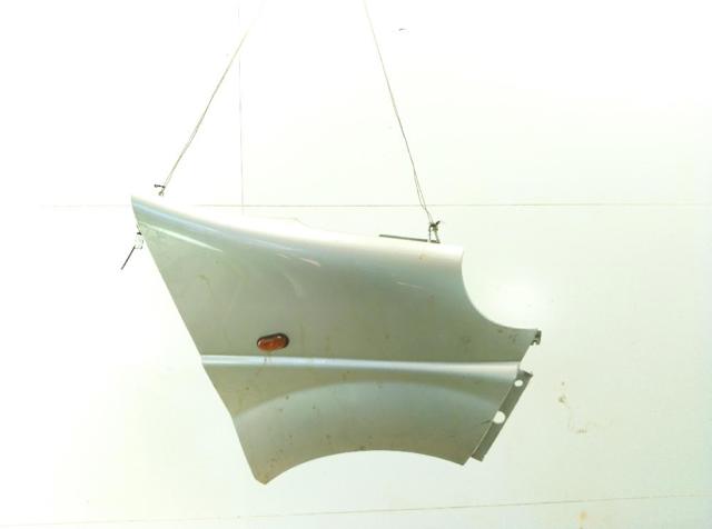 Błotnik przedni prawy 93188421 OPEL