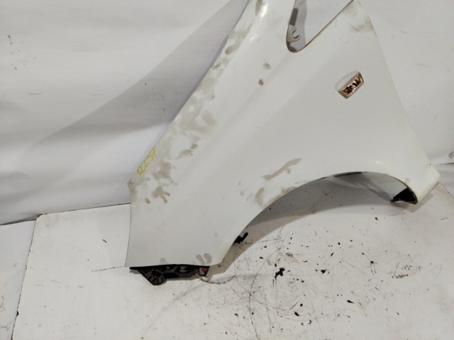 Błotnik przedni lewy 93189645 OPEL