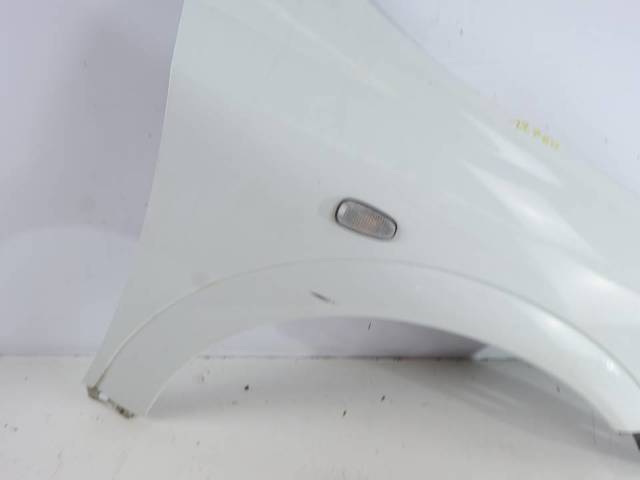 Błotnik przedni prawy 93190358 OPEL