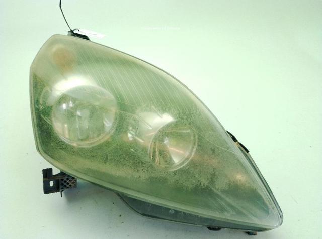 Reflektor prawy 93192444 OPEL