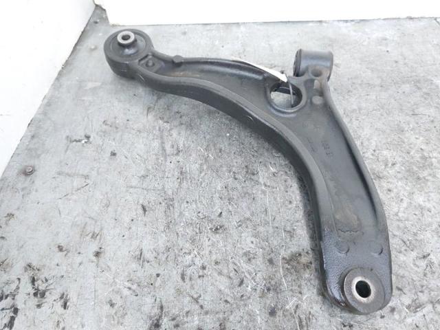 Wahacz zawieszenia przedniego dolny lewy 93197214 OPEL