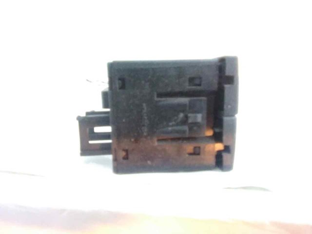 Przycisk włączania światła awaryjnego 93332970 OPEL