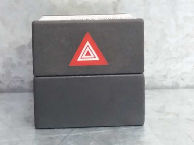 Przycisk włączania światła awaryjnego 93332970 OPEL