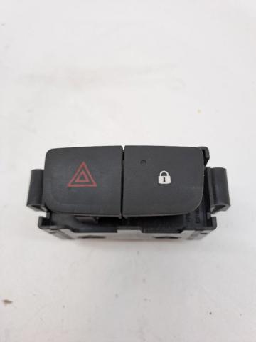 Przycisk włączania światła awaryjnego 93452316 OPEL